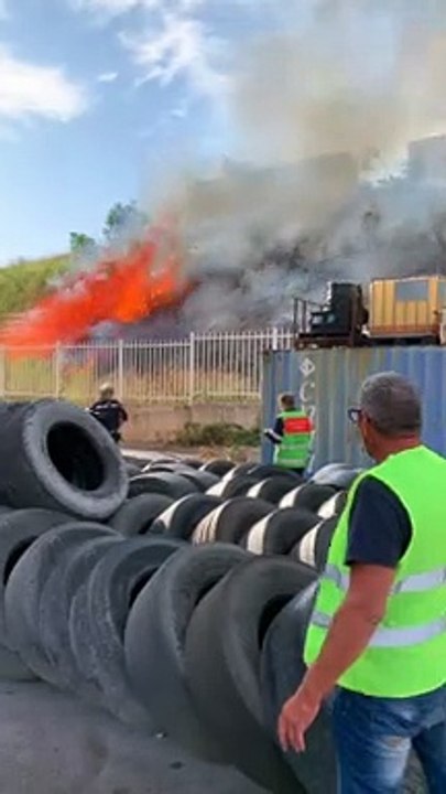 Marseille : un incendie en cours près d'habitations sur le chemin du Littoral