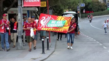 SPOR Coşkulu Liverpool taraftarları stada hareket etti