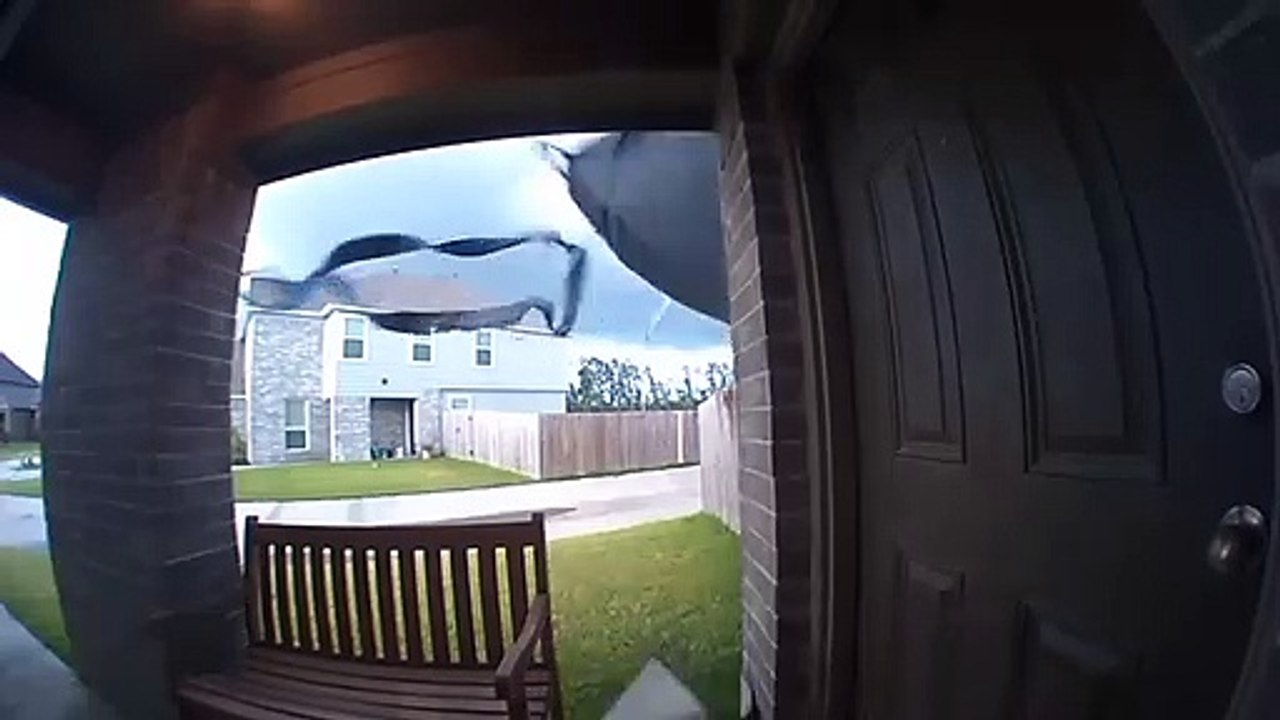 Quand un trampoline s'envole et atterrit à l'entrée de ta maison