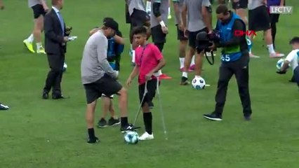 SPOR Liverpoollu yıldızlarla top oynayan ampute çocuklar, DHA'ya konuştu