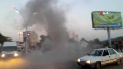 Köprü üzerinde korkutan araç yangını