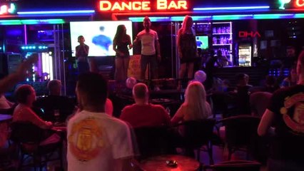 Marmaris'te İngiliz taraftarlar Liverpool'un zaferiyle coştu