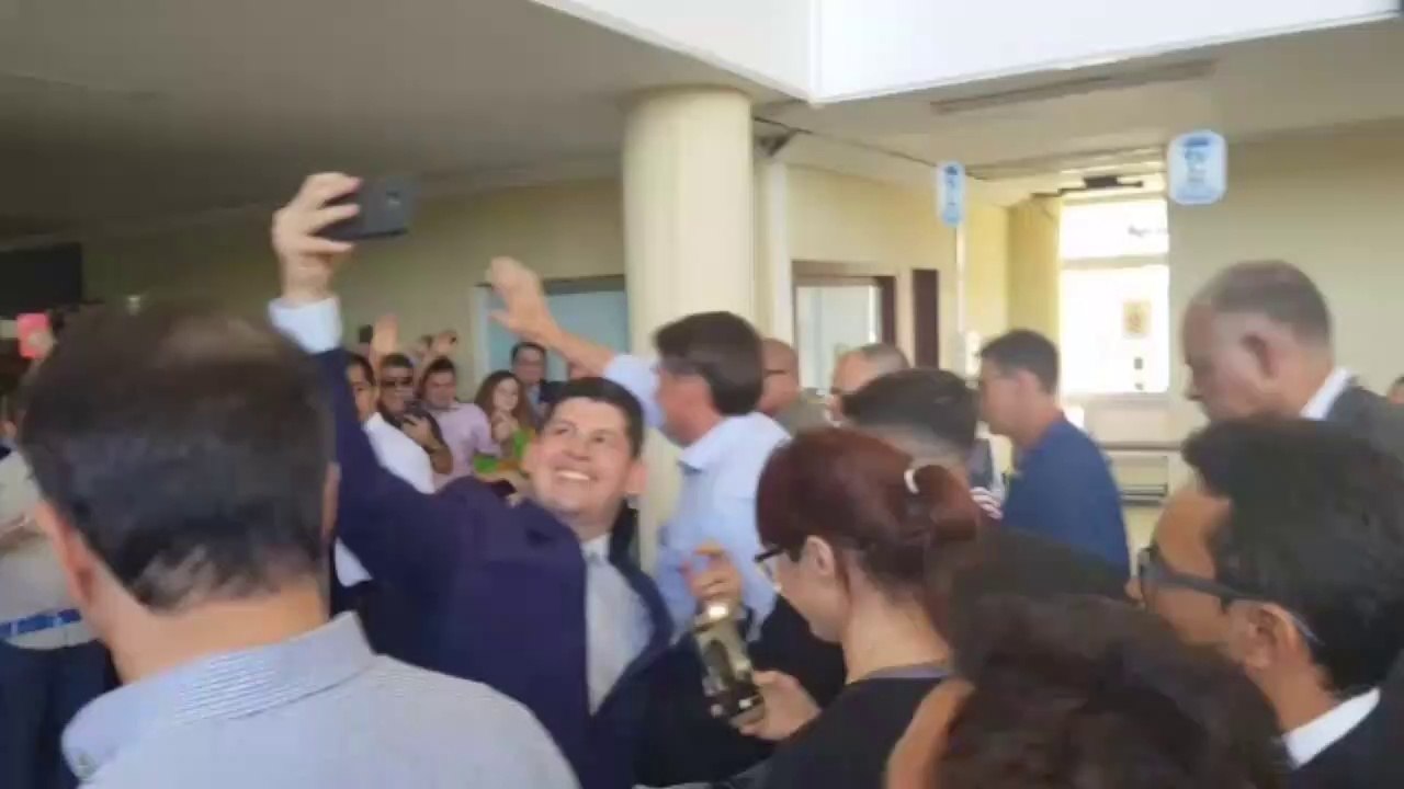 Petistas acharam que Bolsonaro iria ser vaiado ao chegar no Nordeste... QUEBRARAM A CARA!