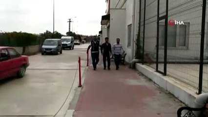 Parkta uyuşturucu satan 2 şüpheli tutuklandı