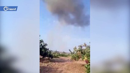 فيديو لسقوط الطائرة الحربية في إدلب وملاحقة الطيّار ضمن الأراضي الزراعية