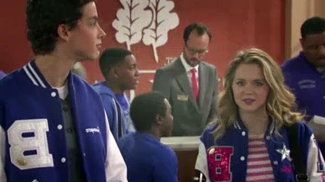 Bella and the Bulldogs S02E20 Biggest. Game. Ever.