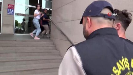 Liverpool-Chelsea maçında sahaya atlayan Youtuber ve 4 arkadaşı adliyeye sevk edildi