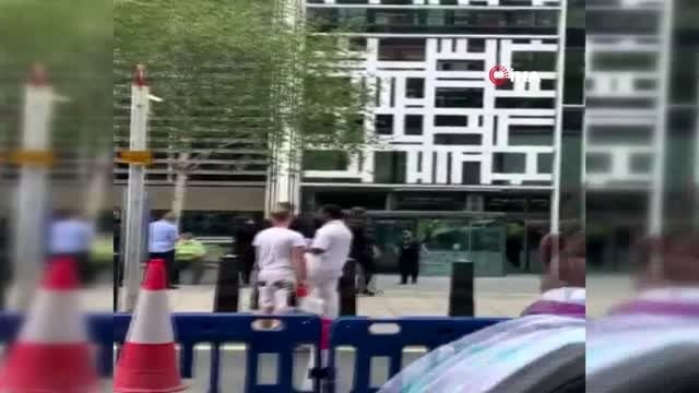 - İngiltere İçişleri Bakanlığı Önünde Bıçaklı Saldırı- İçişleri Bakanlığı Ofisleri Kapatıldı