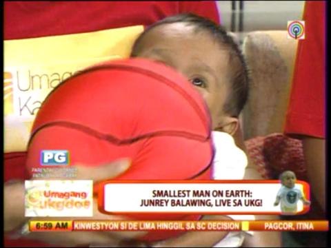 Junrey the world's smallest man visits UKG