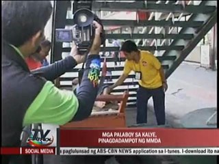 MMDA rounds up street dwellers in EDSA