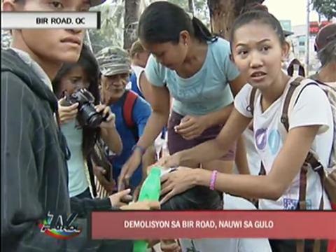 Chaos erupts in QC demolition