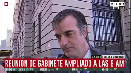 "Nos arruinaron, hijos de put...": la dura interpelación a Esteban Bullrich en la puerta del CCK