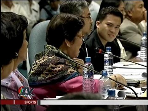 Only in the Philippines: Nurses paying to work