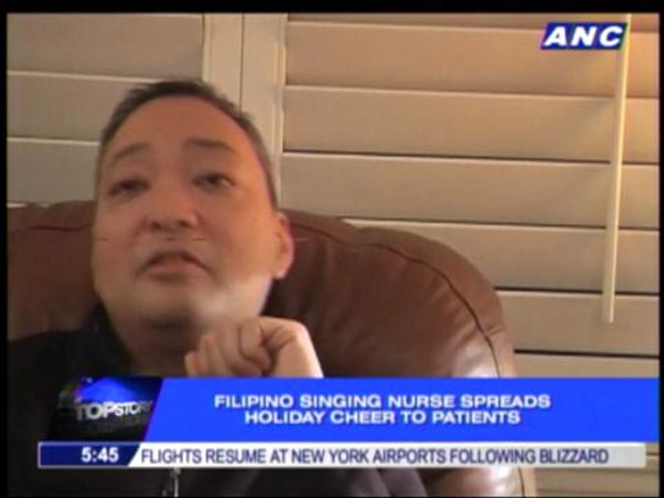 Traveling Pinoy nurse sings to patients