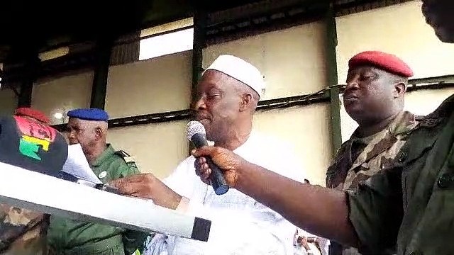 Le ministre Mohamed Diané rend un vibrant hommage aux 2 officiers morts dans le crash de l'hélico à Conakry