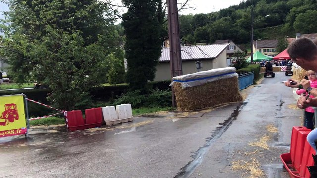 La course de tracteurs tondeuses de Moussey comme si vous y étiez