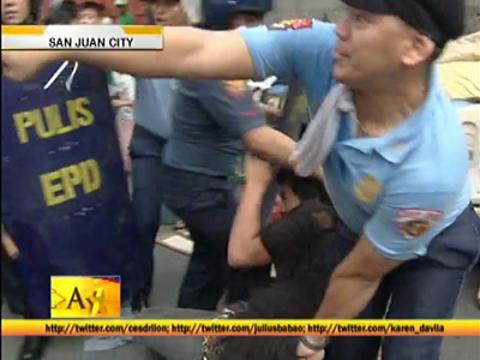 Violence erupts in San Juan demolition