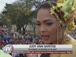 Janine poses with Disney On Ice princesses