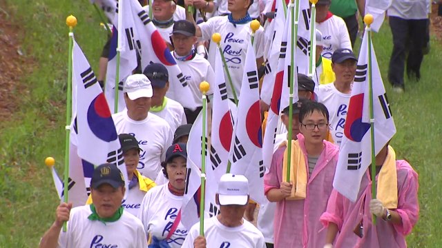 광복절 기념 걷기 대회 전주천에서 열려...예년보다 참여 높아 / YTN