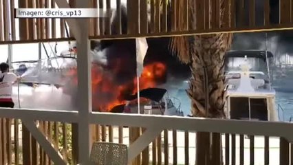 Arde un barco en el puerto de Torrevieja