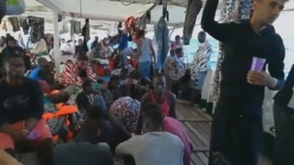 España y otros 5 países acogerán a inmigrantes del Open Arms, aún sin puerto