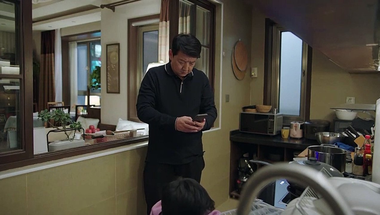 《小歡喜》精彩CUT  季勝利剛剛沉浸在與兒子的其樂融融裏，下一秒就發現了劉靜在醫院裏