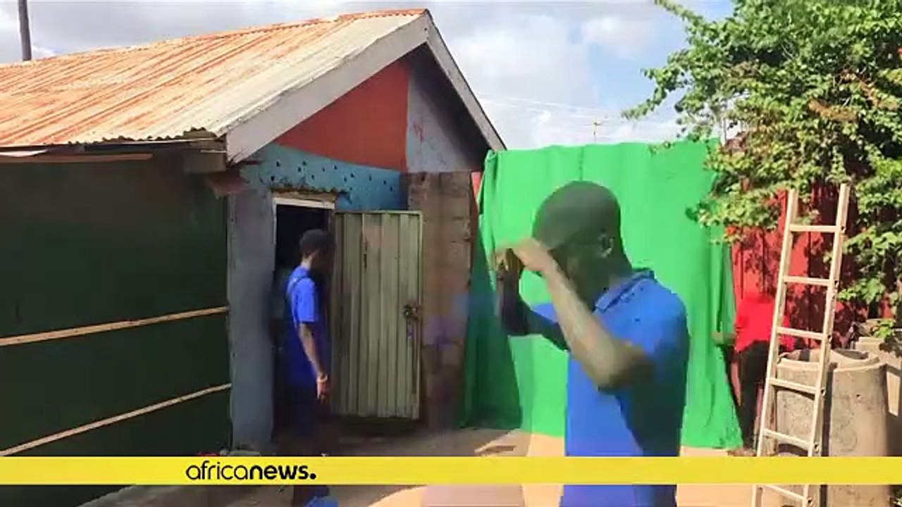 De jeunes nigérians réalisent des films à partir des smartphones