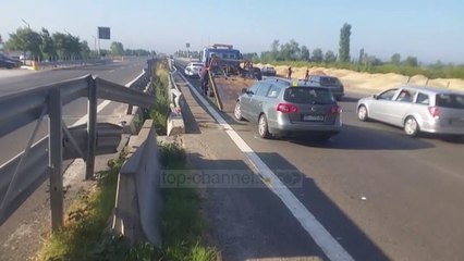 Aksidentohet për vdekje gruaja, tentoi kalimin përmes autostradës