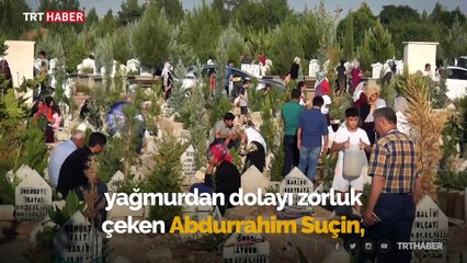 Defin işlemlerini kolaylaştırmak için dev şemsiye yaptı