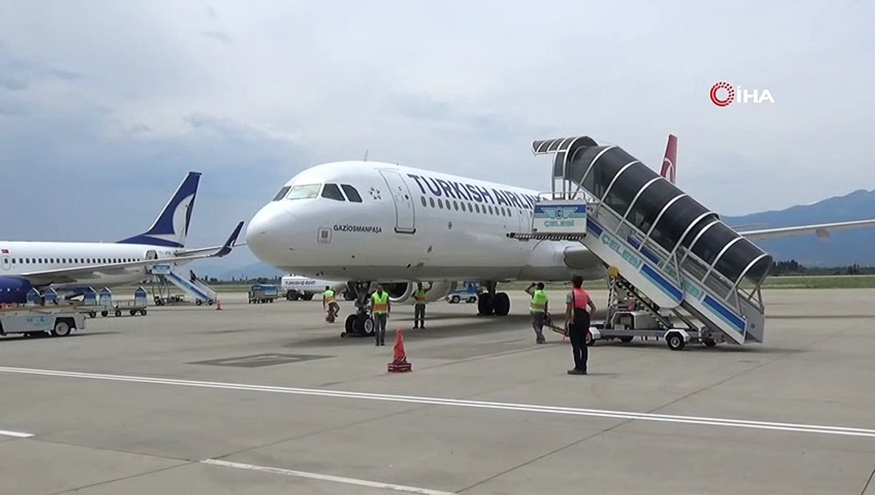 Kuzey Ege'de dönüş yolunda çile çekmek istemeyenler hava yolunu tercih etti