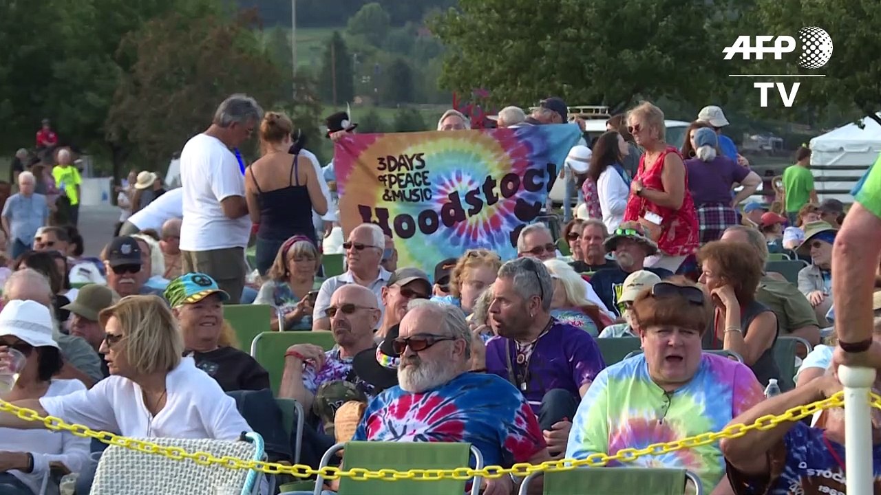 Althippies feiern 50 Jahre Woodstock