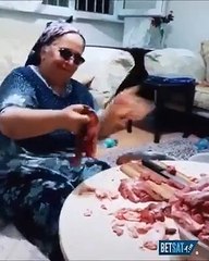 Ünlü oyuncudan "Nusret'e" sert gönderme!