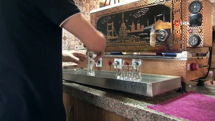 Cami derneğinden örnek davranış...Şehit yakınları, gazilere ve emniyet mensuplarına çay ücretsiz