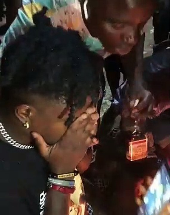 Didi B de Kiff No Beat inconsolable sur le lieu de l'accident de DJ Arafat... 