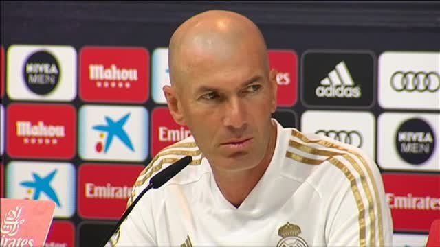 Zidane: James está en forma y estoy contento de que esté en la plantilla