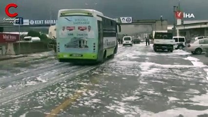 Yağmur yağınca köpürdü... Yurttaşlar şaşkınlığını gizleyemedi