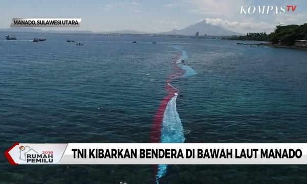 Sambut HUT RI, TNI Kibarkan Bendera di Bawah Laut Manado
