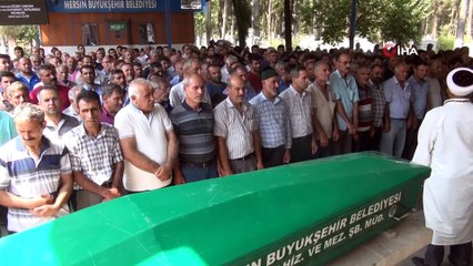 Denizde boğularak ölen baba ile oğlu gözyaşları arasında toprağa verildi