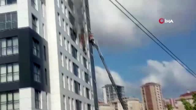 Ümraniye'de apartmanın yedinci katında yangın