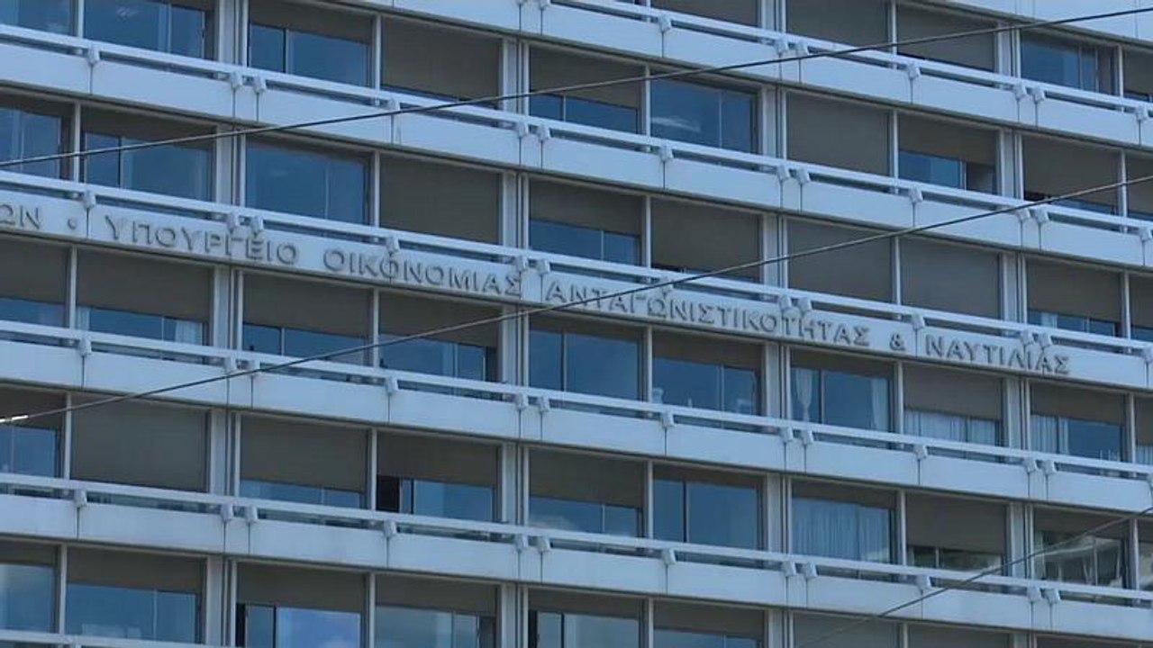 Grécia cumpre metas orçamentais e espera aliviar fardo aos gregos