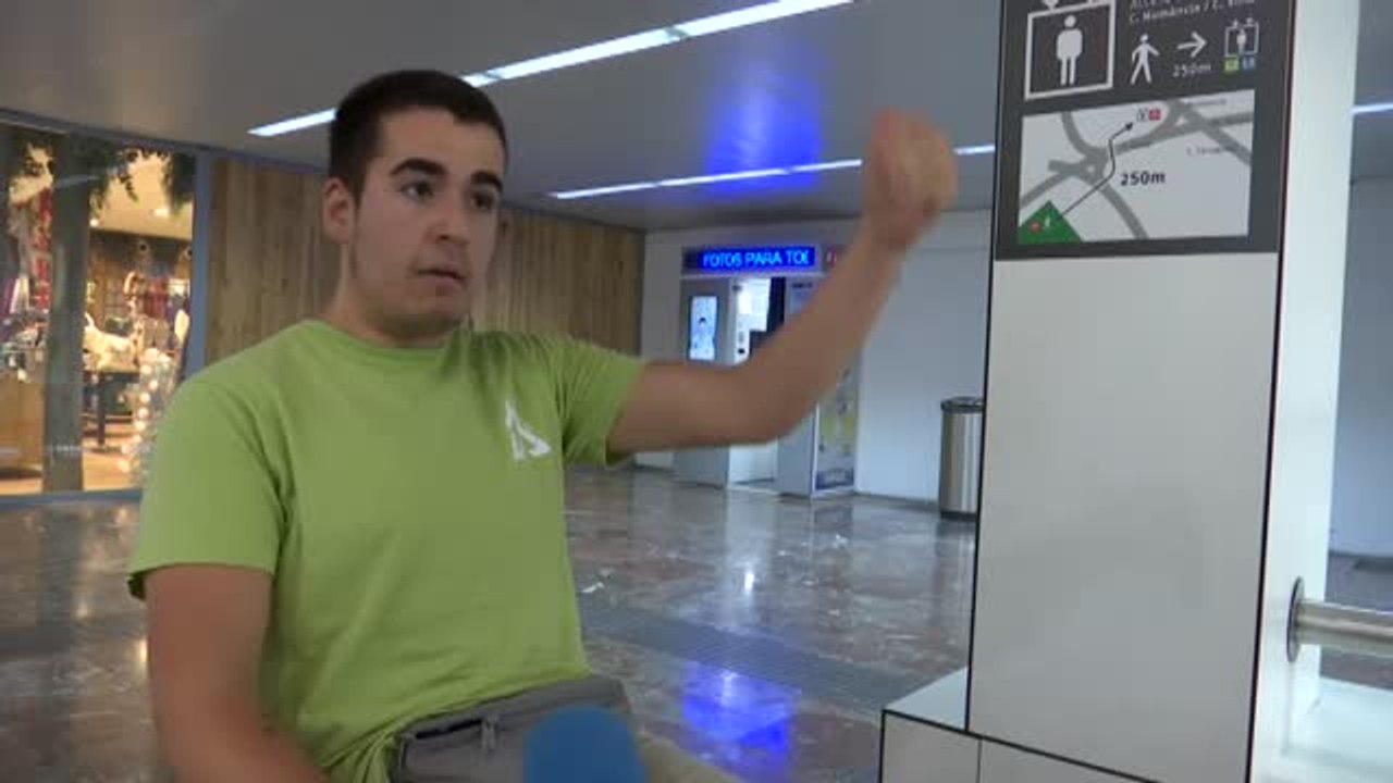 La odisea que sufren las personas con movilidad reducida en el metro de Barcelona