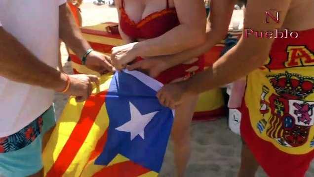 Una «emotiva» plantada de sombrillas llega al «corazón» de vecinos de Pineda de Mar