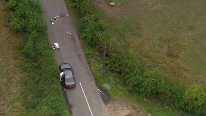 영국에서 출동 경찰관 피살...용의자 10명 체포 / YTN