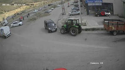 Bayburt'ta 1 kişinin öldüğü 2 kişinin de yaralandığı trafik kazası kamerada