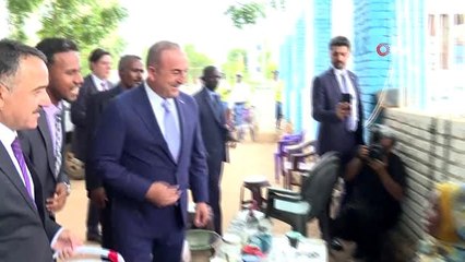 - Çavuşoğlu, Sudanlıların hayır dualarını aldı- Bakan Çavuşoğlu, Hartum halkı ile bir araya geldi