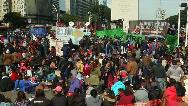 Жить становится все хуже