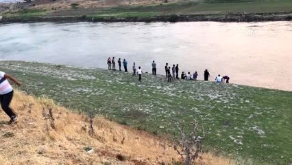 Serinlemek için girdiği baraj göletinde kayboldu