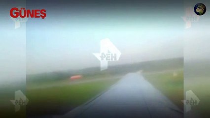 Rusya'da mısır tarlasına inen uçağın görüntüleri