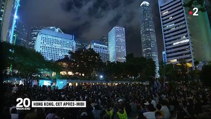Les manifestations se poursuivent  Hong Kong malgré le risque d'intervention de l'armée chinoise