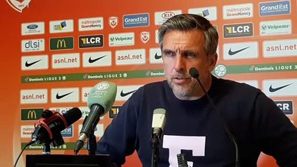Réaction de l'entraîneur du Mans Richard Dezire après l'interruption du match suite à des chants homophobes